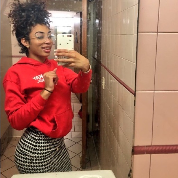 Meet your Posher - Picture 1 of 1